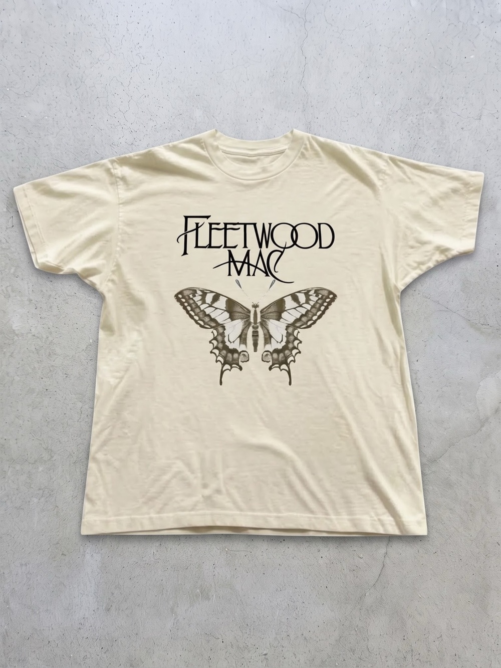 Gildan Fleetwood Mac Cream Butterfly
Graphic Tee
